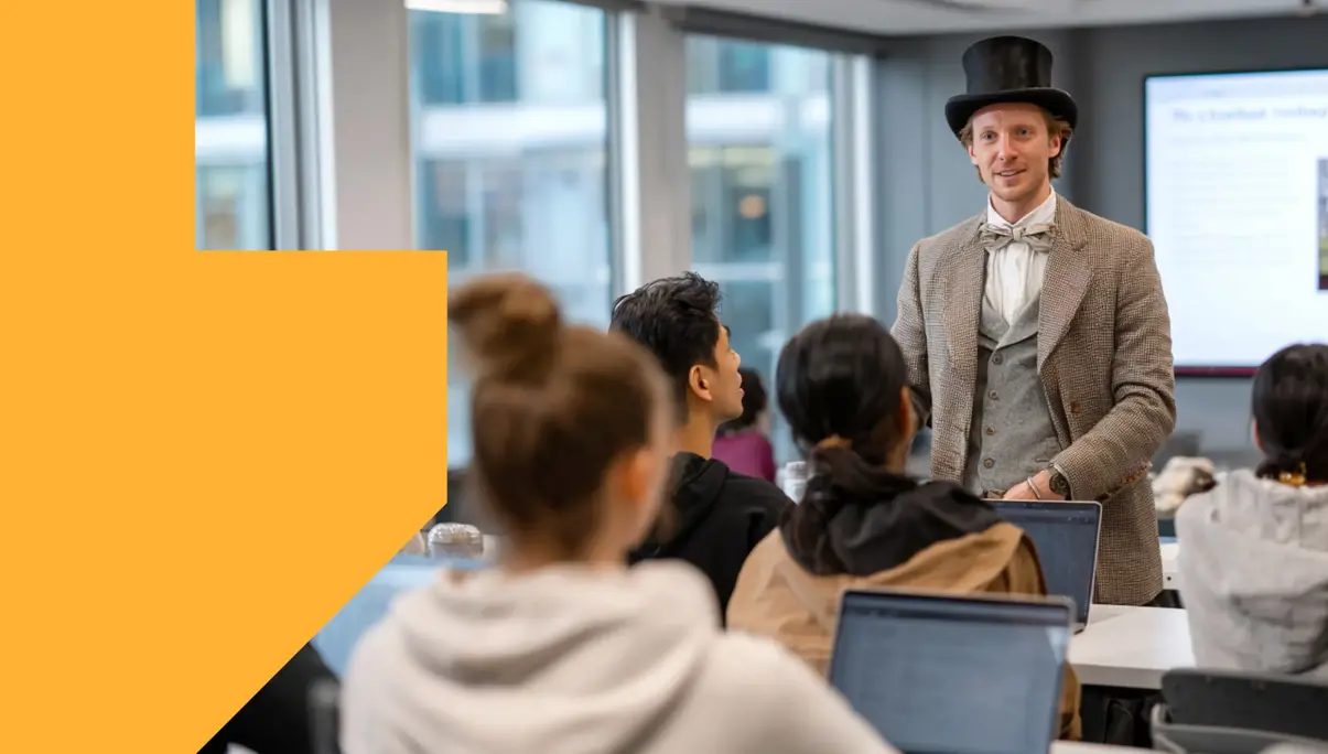 How to Present in English: Useful Phrases for Every Stage